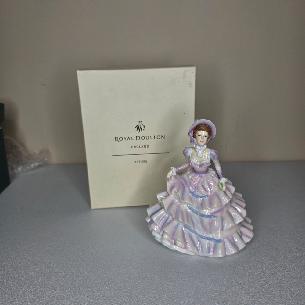 Royal Doulton Figurine Pretty Ladies Hannah HN5187 Purple Ruffle Dress In Box